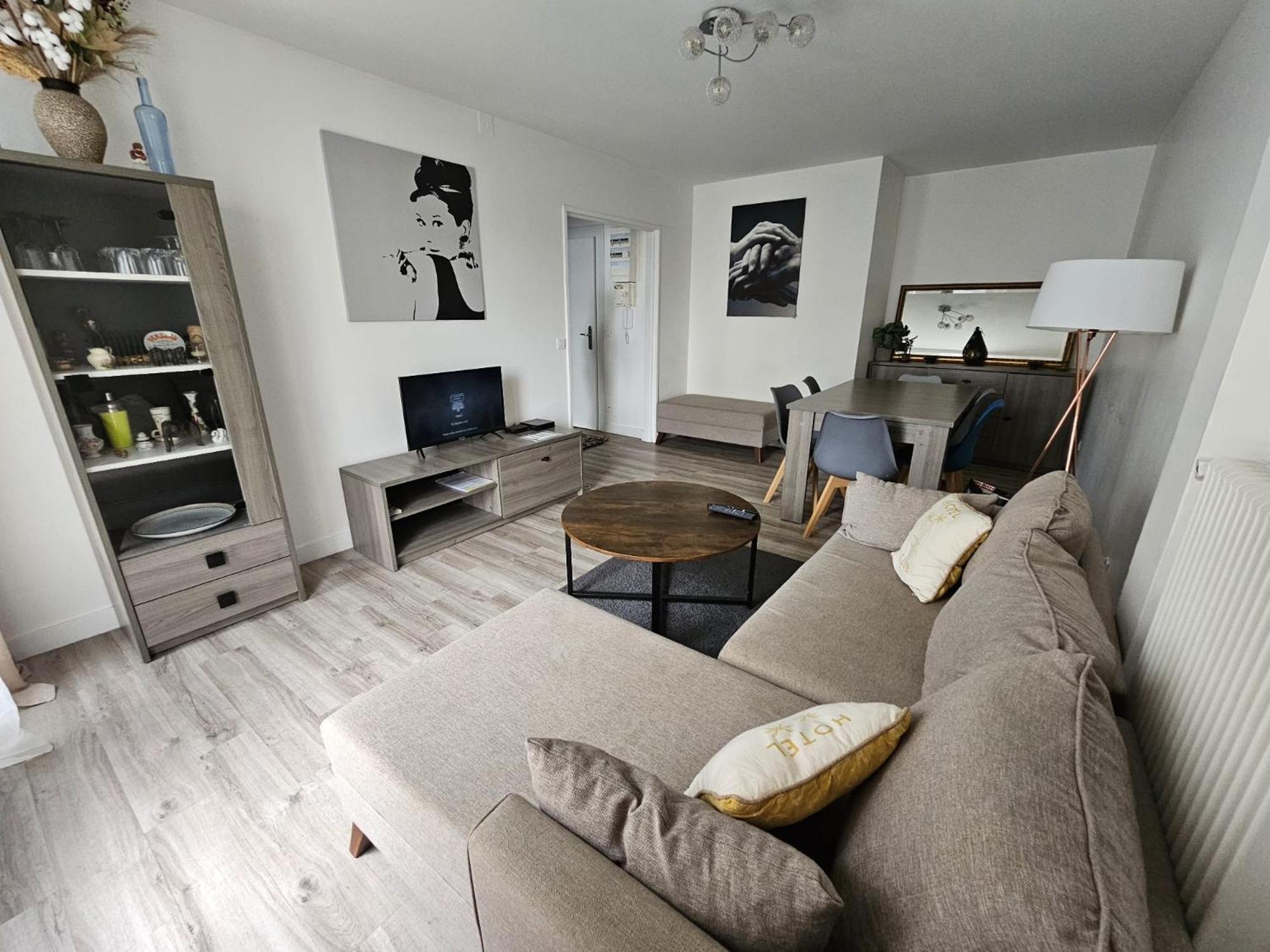 Appartamento Charmant pied-à-terre entre Paris et Disneyland - RER A et E Villiers-sur-Marne Esterno foto
